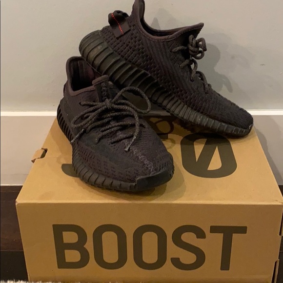 Yeezy Adidas Boost 350 black non-static size 7 main image 6